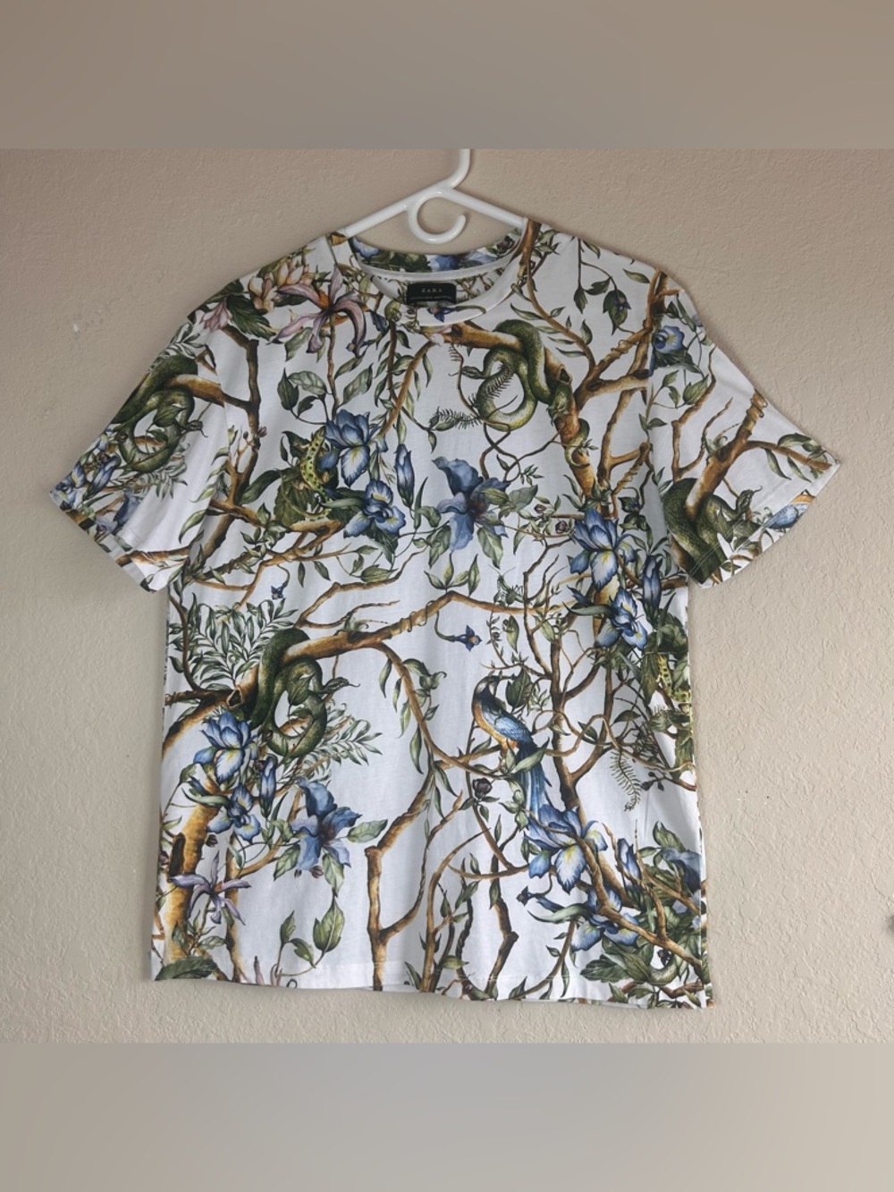 ZARA Men’s Floral Bird Print Shirt Size M White Nature Graphic Tee Short Sleeve